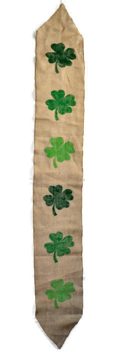 shamrock table runner